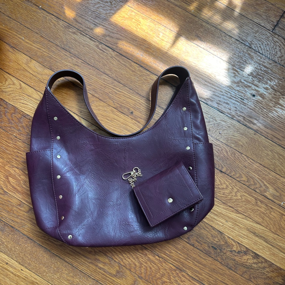 NEVER WORN! Trendy Round Shoulder Bag